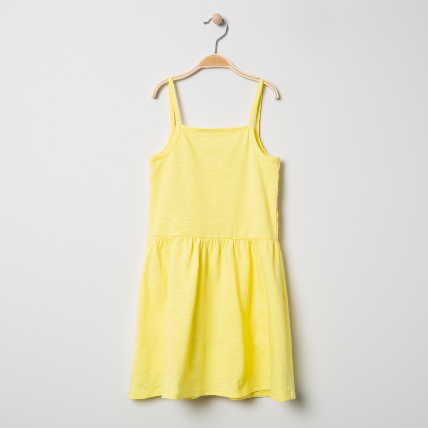 Robe à fines bretelles et smockes 