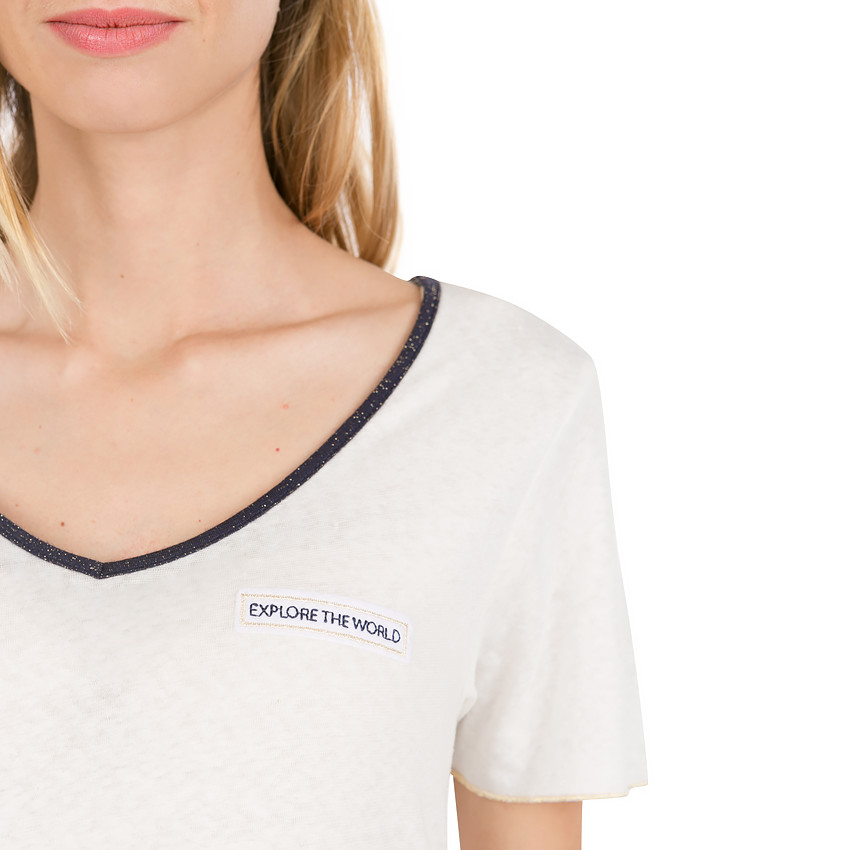 Tee-shirt de grossesse uni avec badge poitrine 