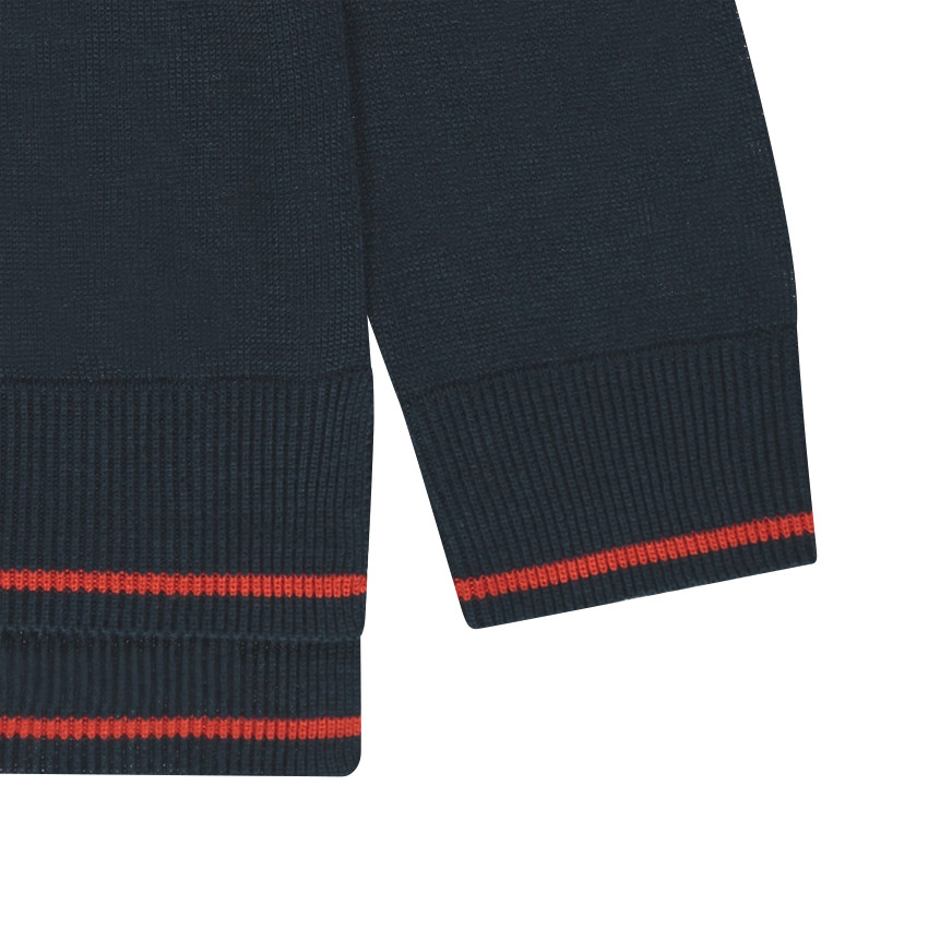 Pull en tricot fin avec rayures contrastées rouges 