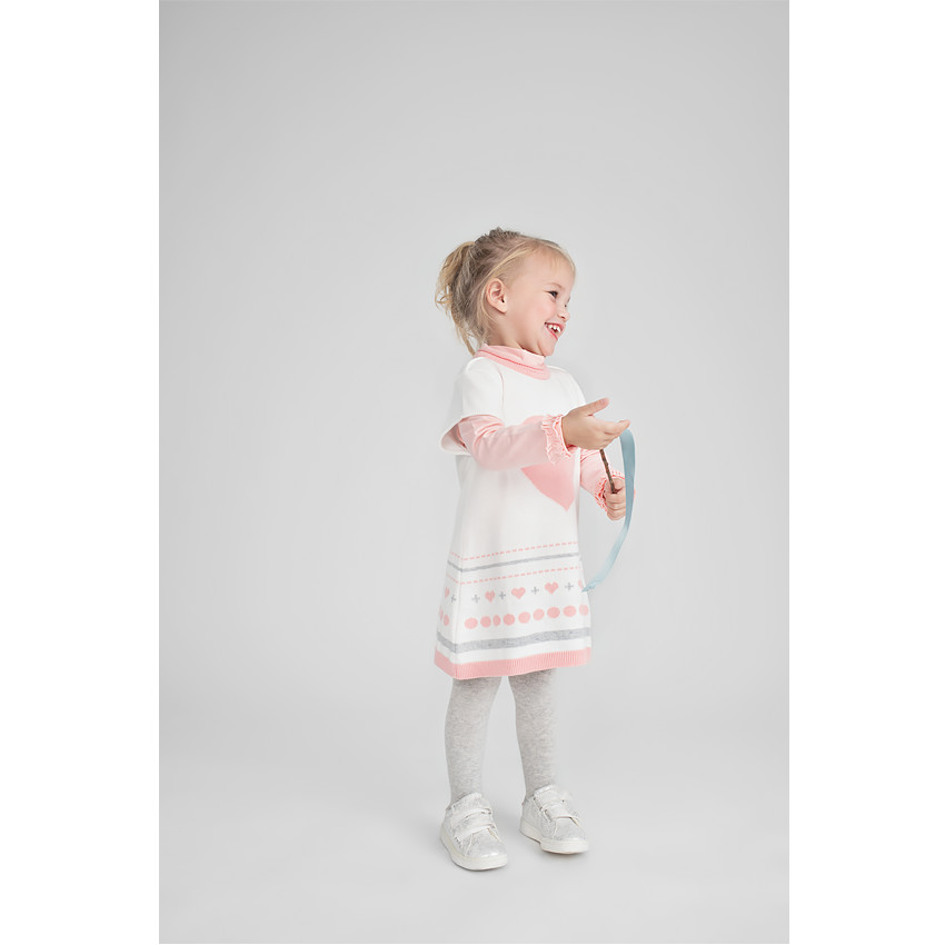 Robe manches courtes en tricot avec coeur en jacquard 