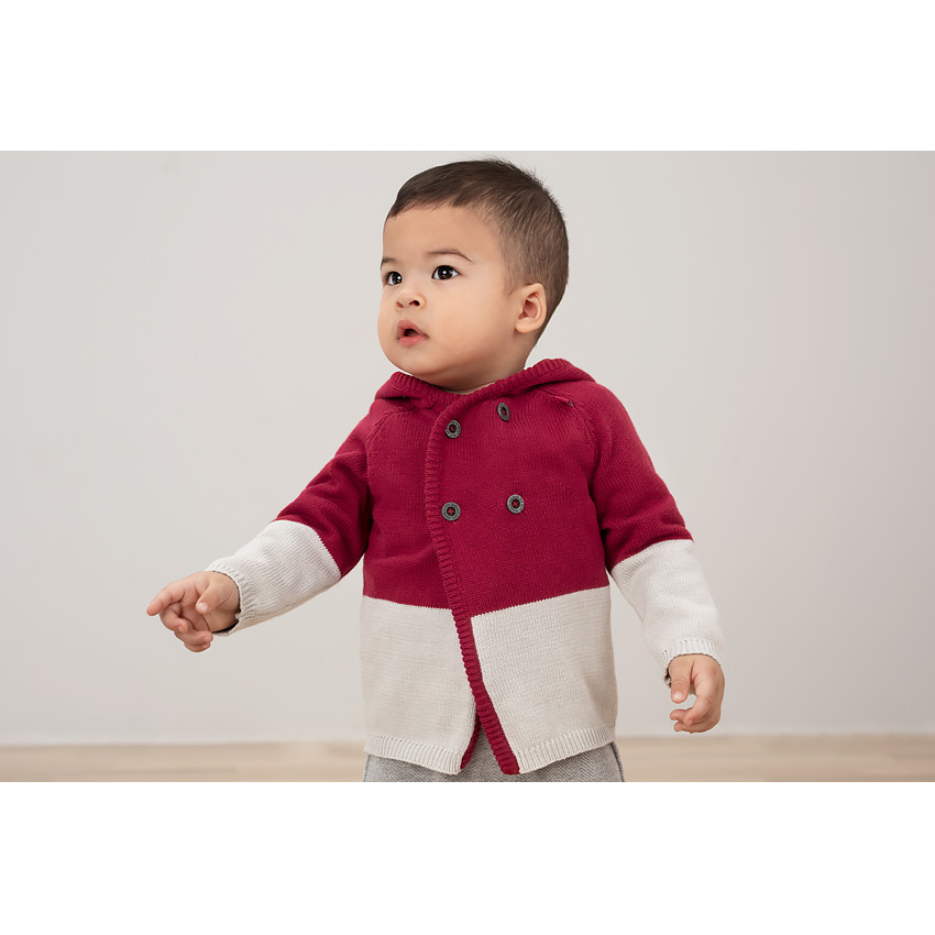 Gilet en tricot bicolore avec double boutonnage 