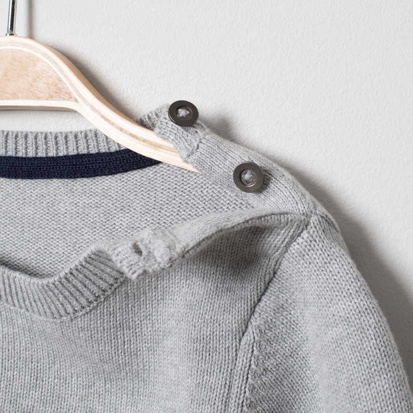 Pull en tricot rayé avec Smiley brodé 