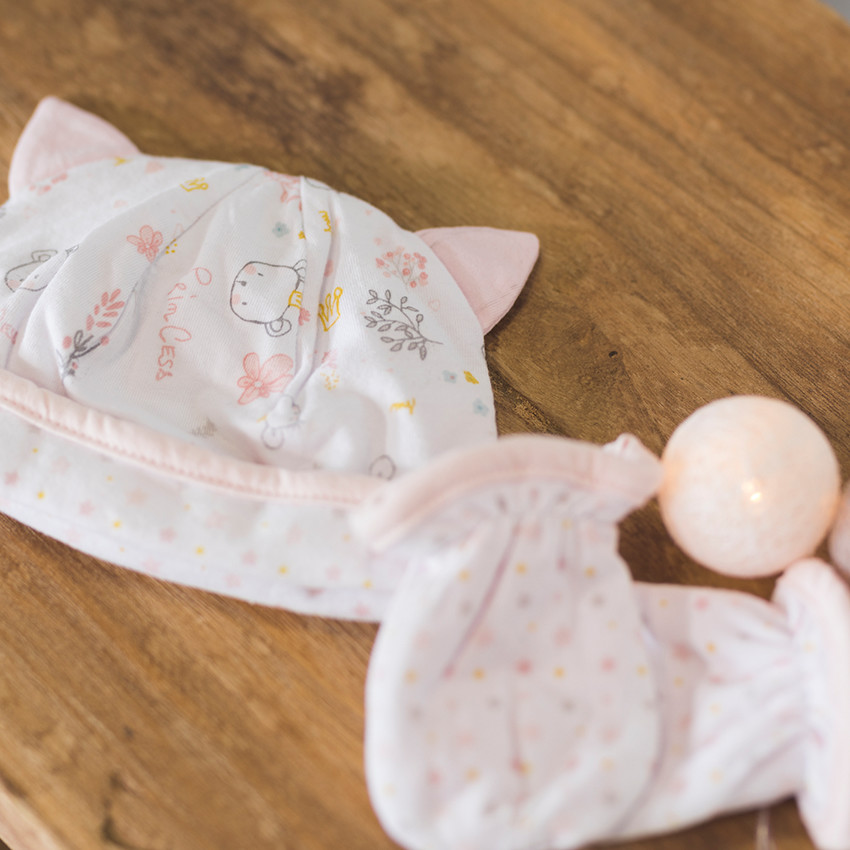 Set de naissance avec bonnet imprimé et moufles unies 