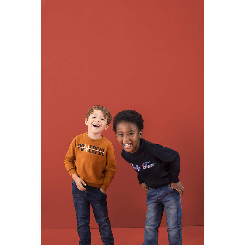 Pull en tricot avec message printé sur le devant 