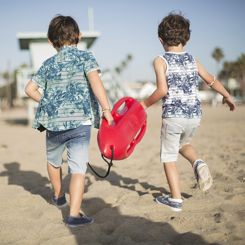 Short en jeans effet tie and dye avec effet tâches de peinture 