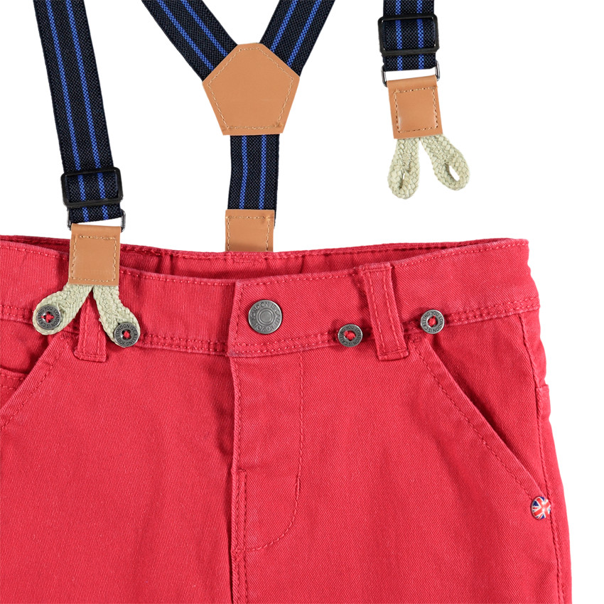 Ensemble avec t-shirt à message et pantalon à bretelles amovibles 