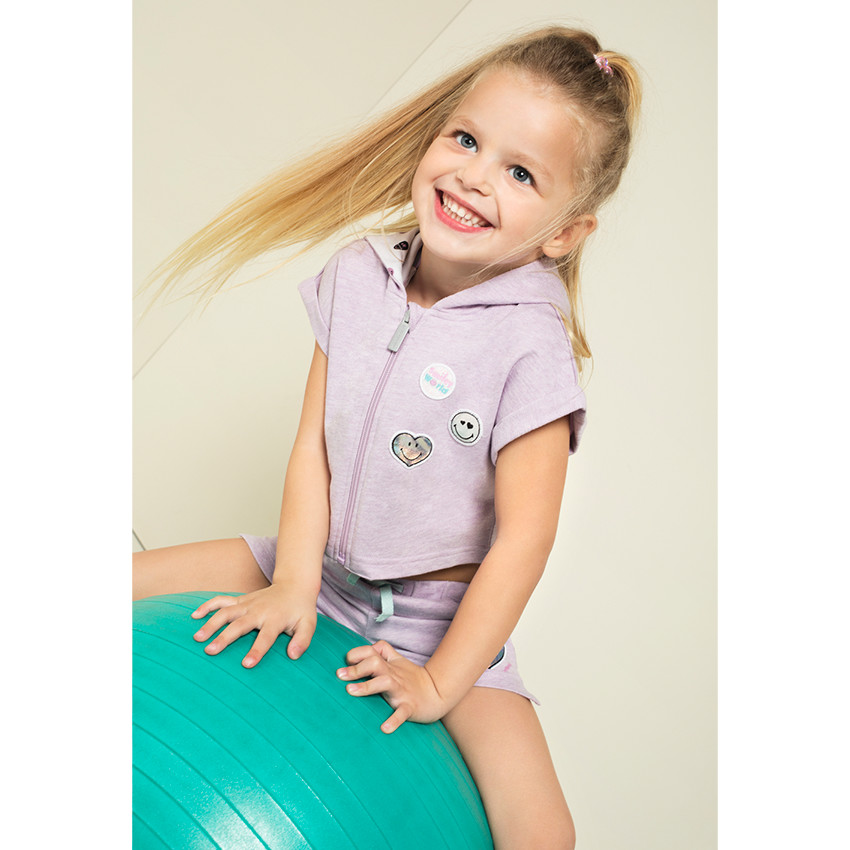 Gilet court en molleton avec badges et print Smiley 