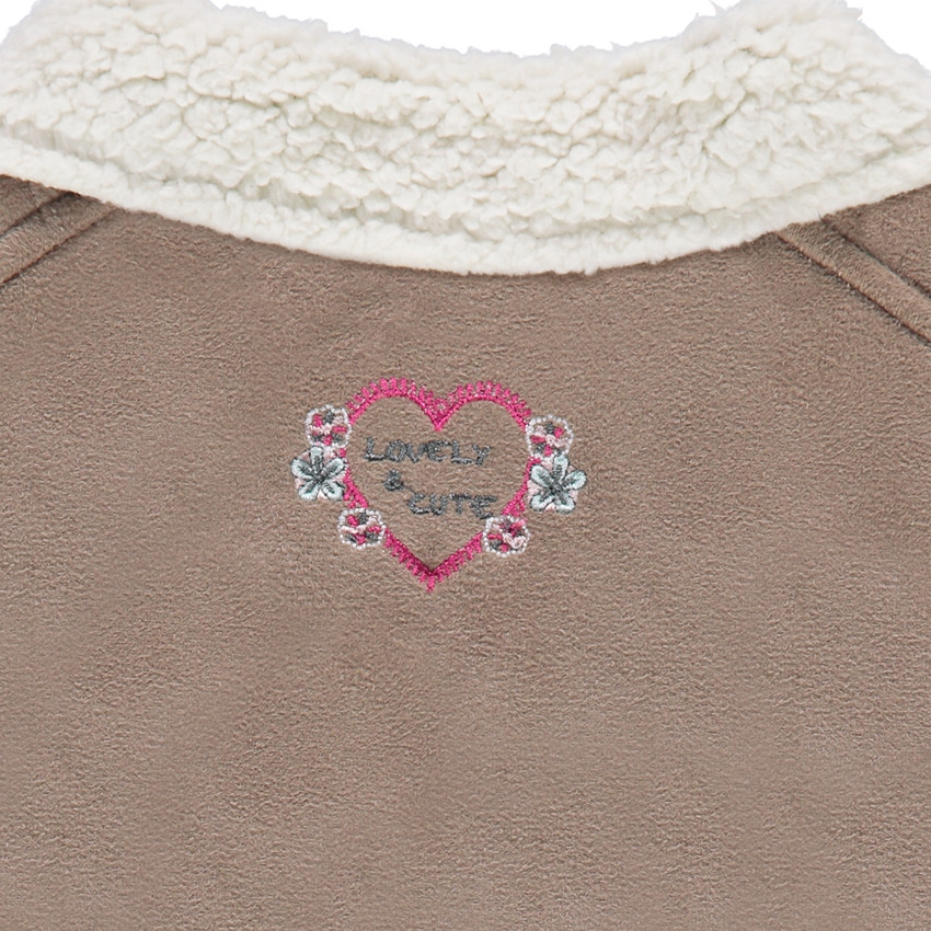 Perfecto effet peau retournée avec doublure sherpa et broderies 