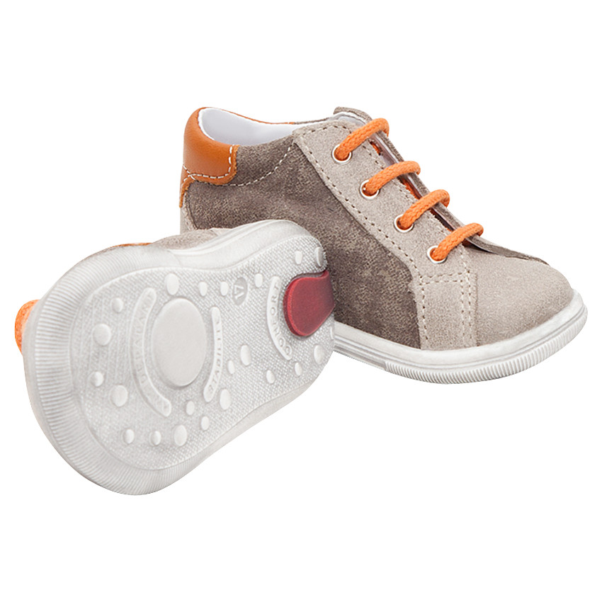 Bottillons en cuir à lacets avec empiècements et lacets contrastés 