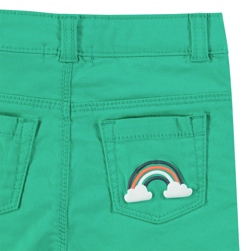 Ensemble tee-shirt manches longues avec arc-en-ciel brodé et pantalon vert 