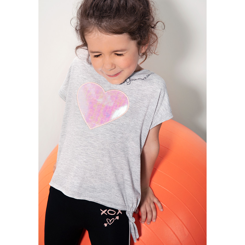 Tee-shirt manches courtes forme boîte avec coeur iridescent patché 