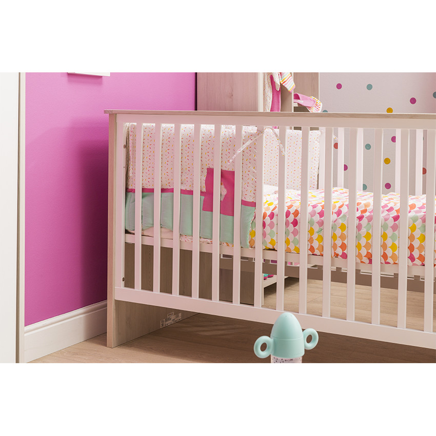 Tour de lit en popeline à nouettes avec patch cupcake 