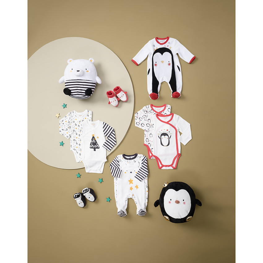 Chaussons en velours à détails brodés et oreilles en relief 