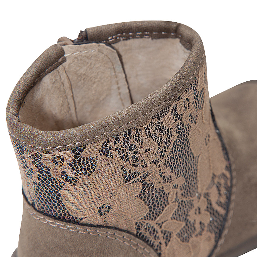 Bottines dorées avec tige en dentelle  