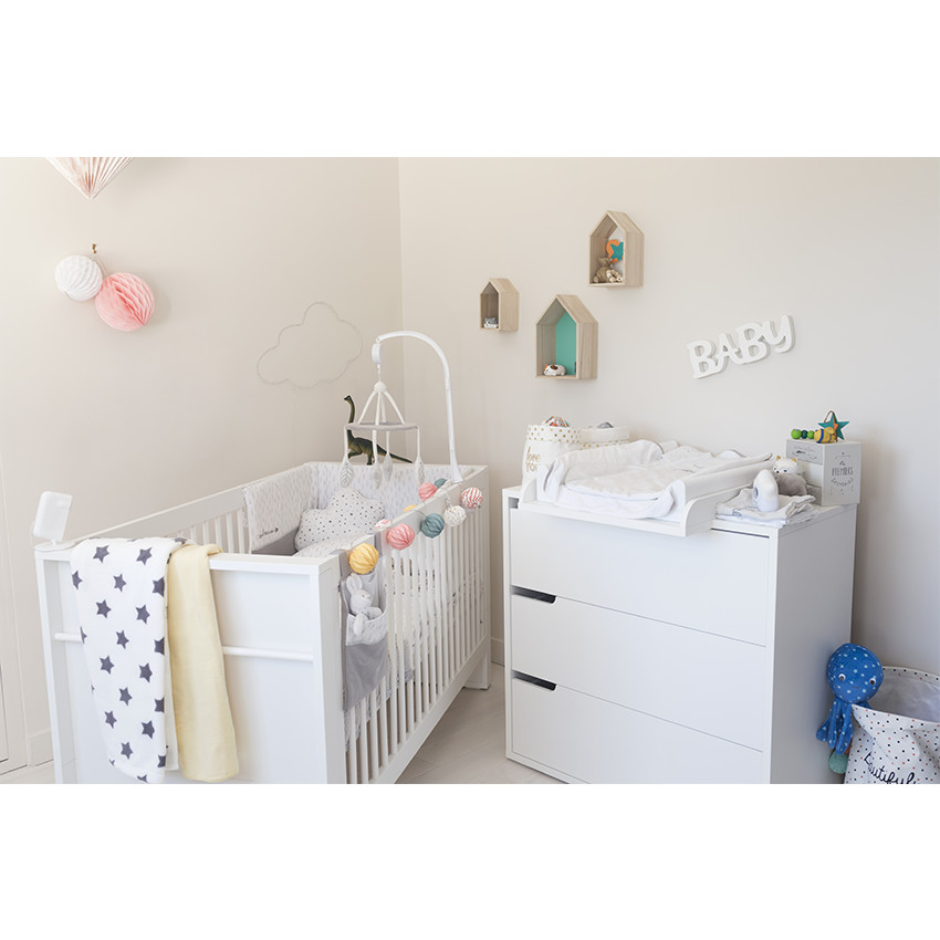 Mot "BABY" en bois peint 