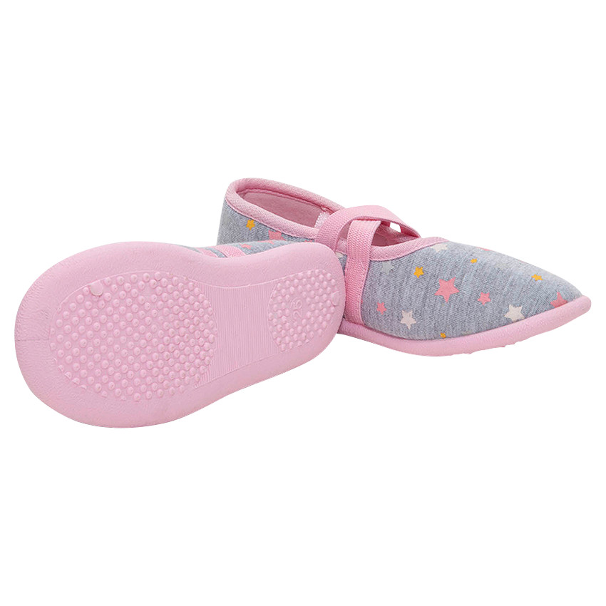 Chaussons babies avec étoiles printées all-over du 28  