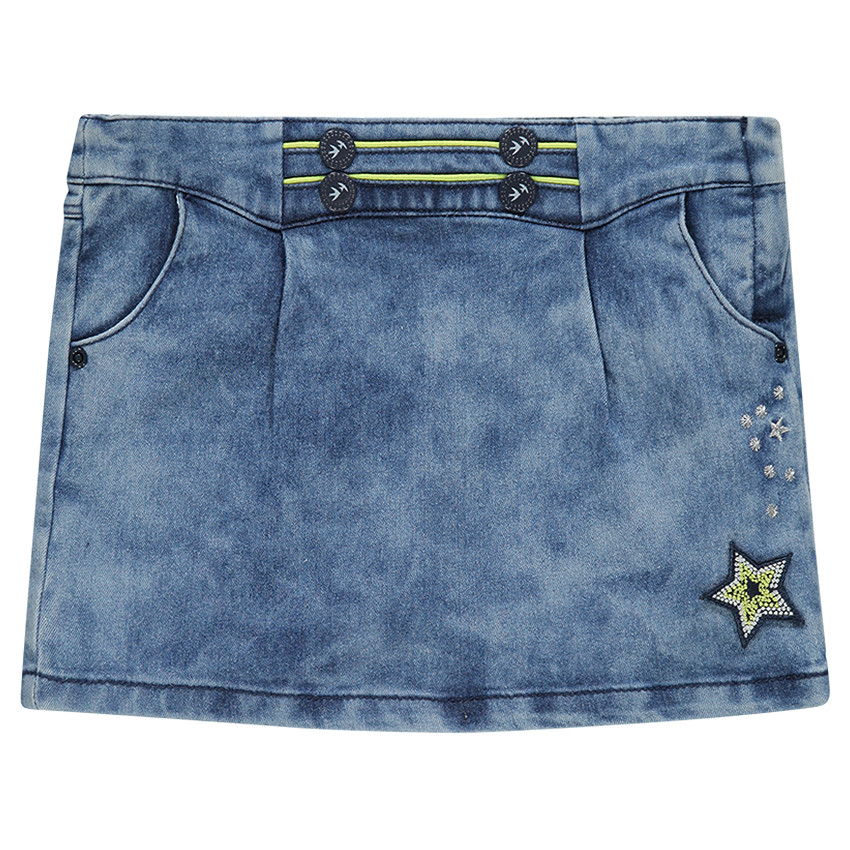 Jupe droite en jeans effet neige avec badge et broderies 
