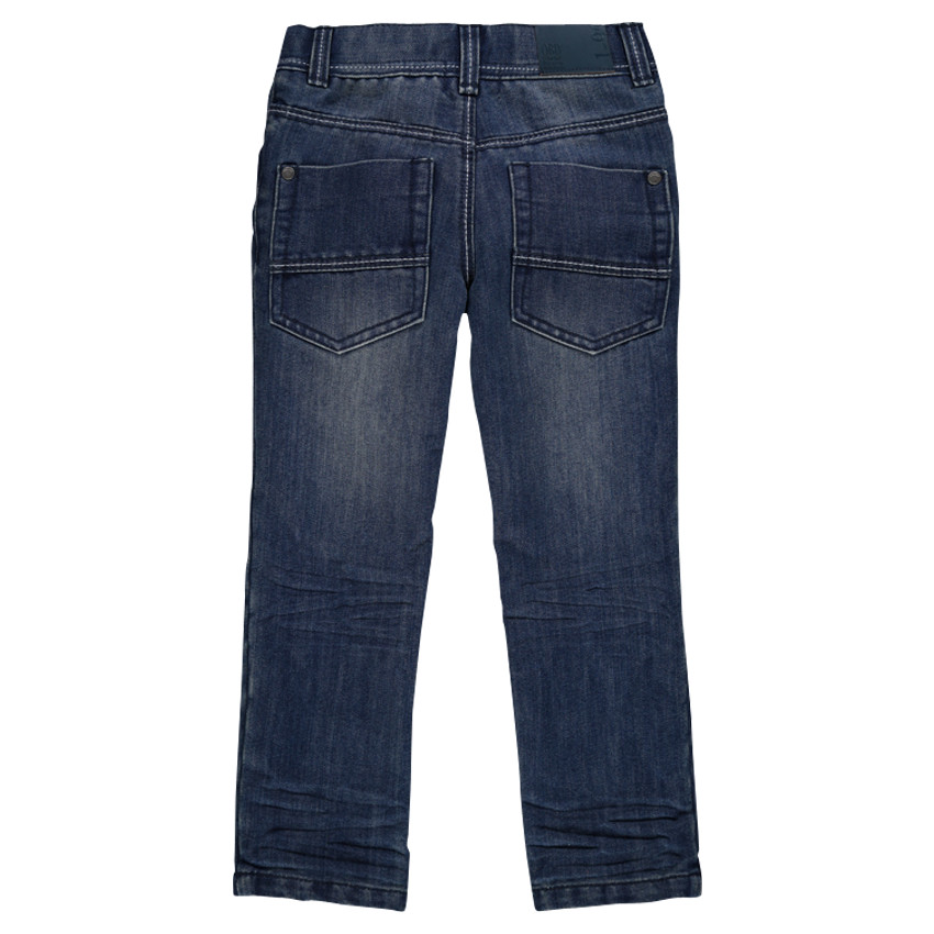 Jeans droit et surpiqûres 