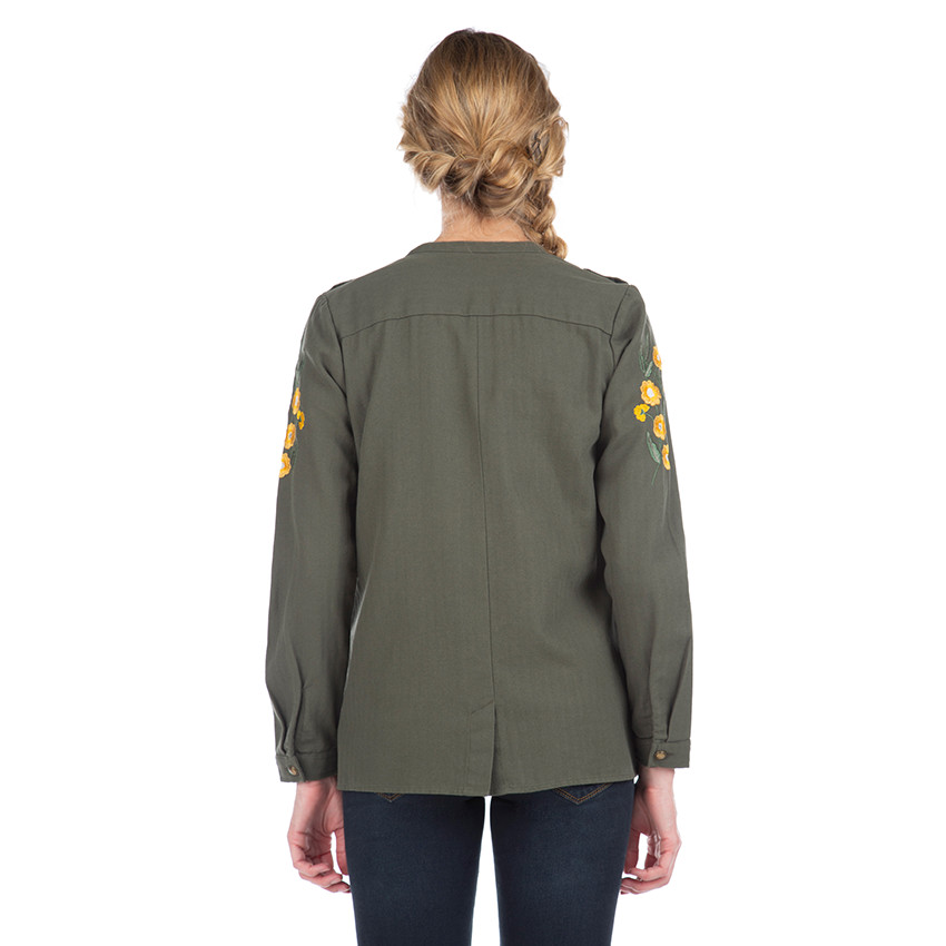 Veste kaki de grossesse avec fleurs brodées 