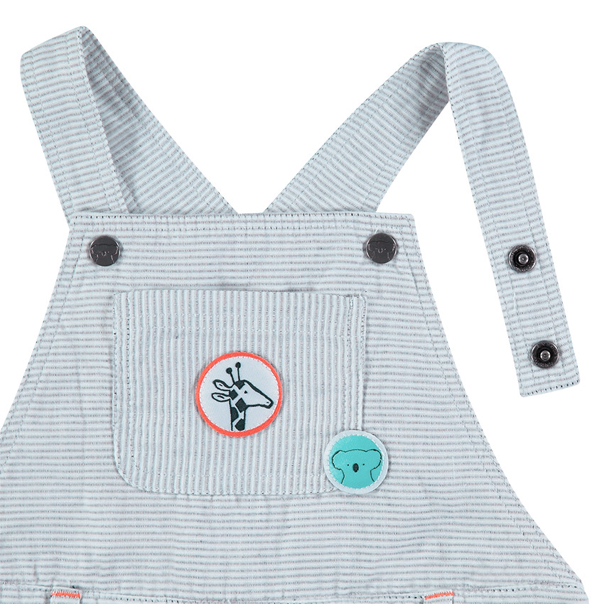 Salopette courte rayée all-over avec badges animaux 