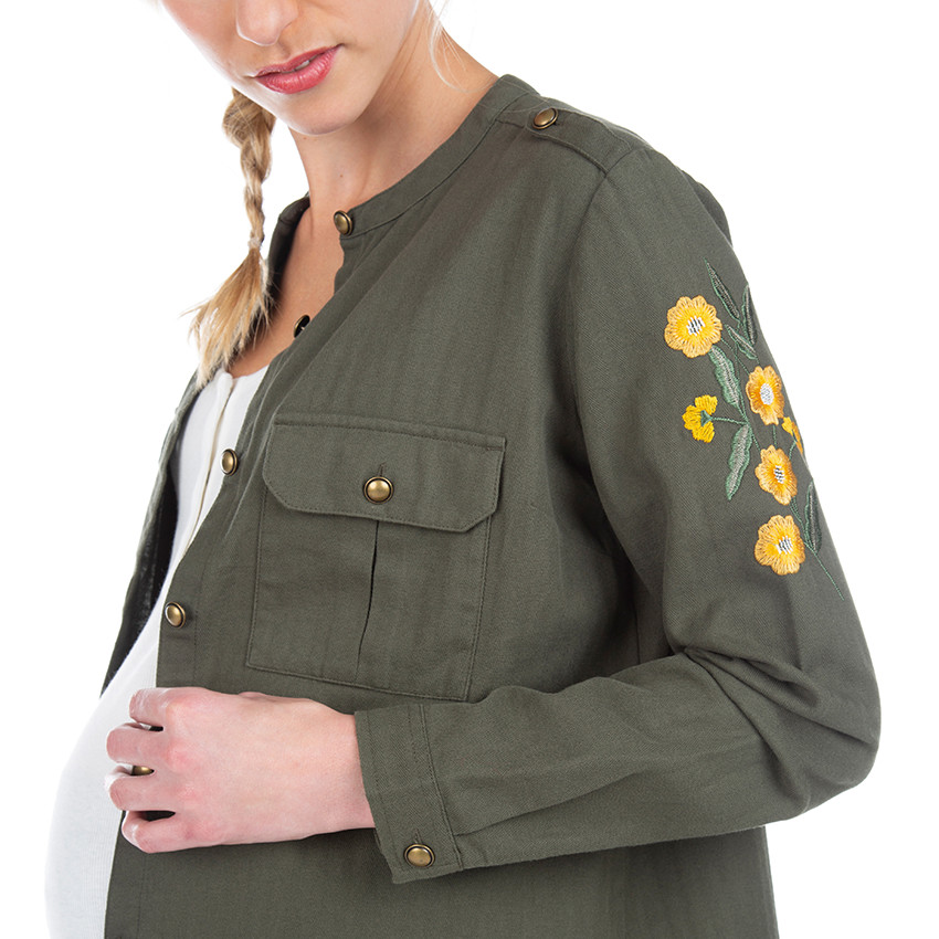 Veste kaki de grossesse avec fleurs brodées 