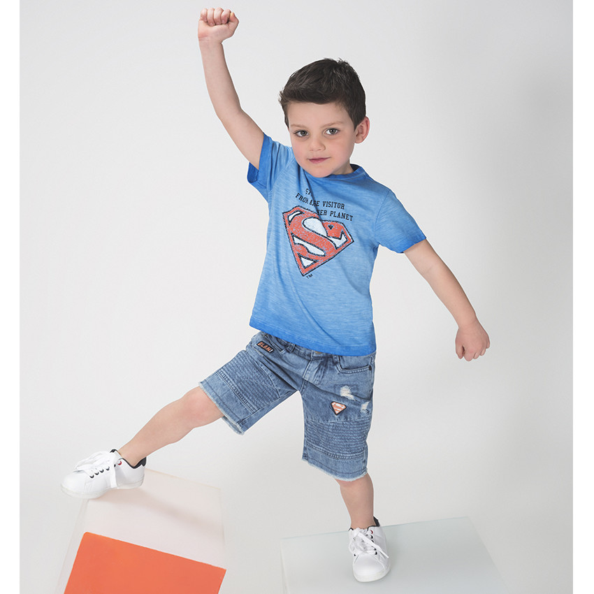 Bermuda en jeans effet crinkle avec texte printé au dos 