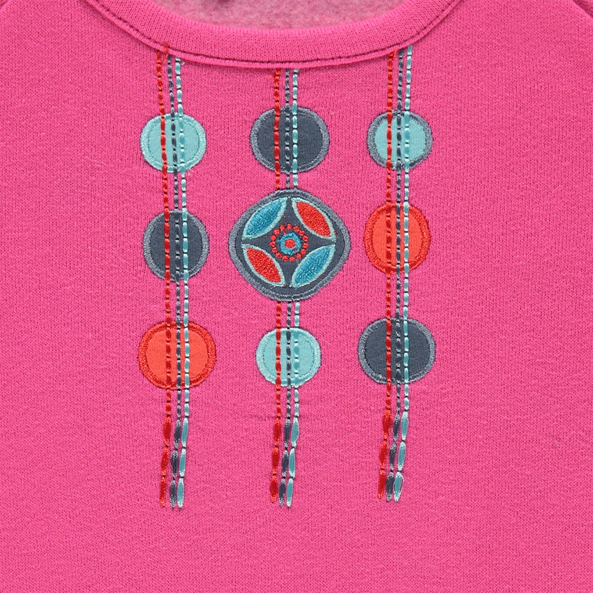 Robe manches courtes en molleton avec broderies fantaisie 