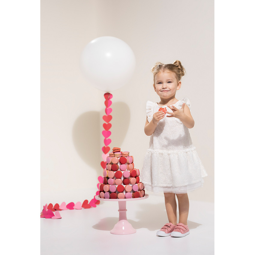 Robe de cérémonie blanche en dentelle avec manches volantées 