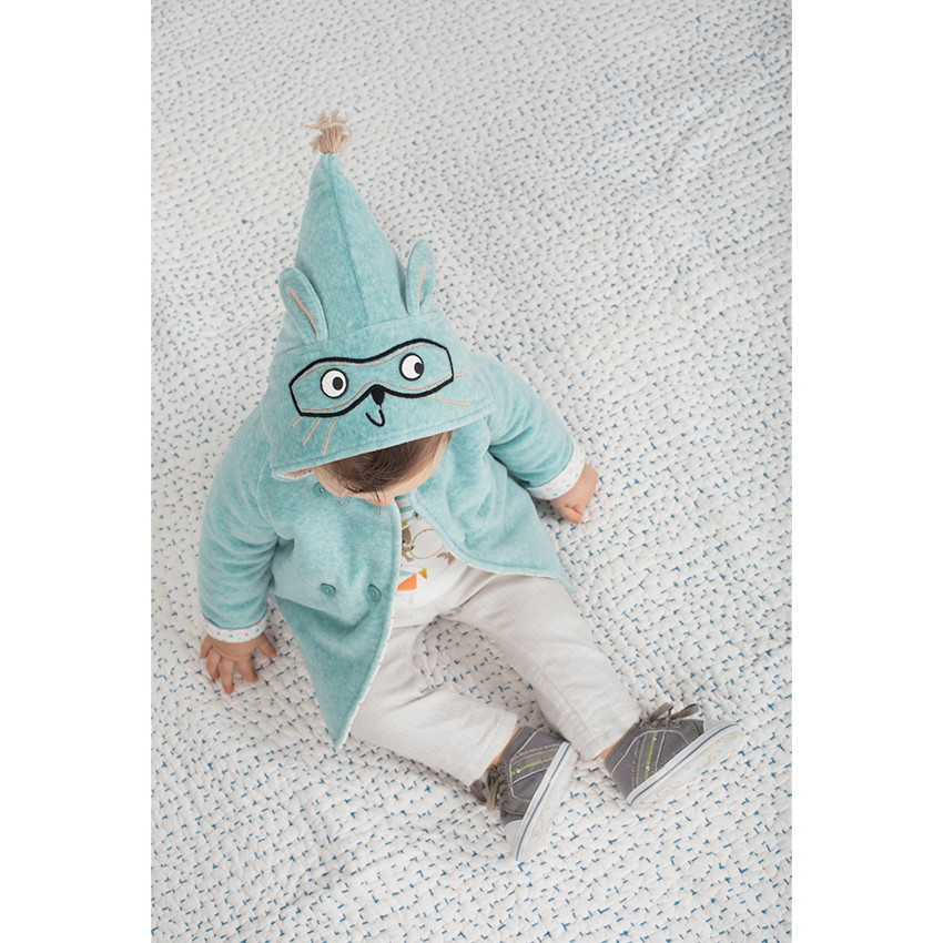 Veste en velours avec capuche en pointe et animal brodé 