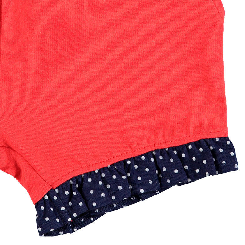 Ensemble avec débardeur rayé et short rouge volanté 