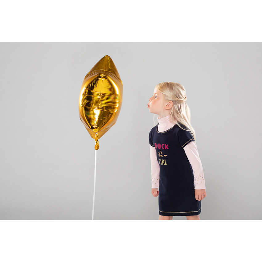 Robe manches courtes en tricot avec message brillant brodé sur le devant 