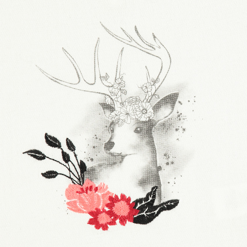 Tunique volantée en maille avec cerf printé et fleurs brodées 