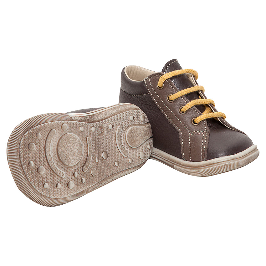 Bottillons en cuir chocolat à lacets contrastés 