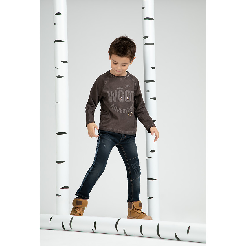 Tee-shirt manches longues avec inscription contrastée et rivets fantaisie 